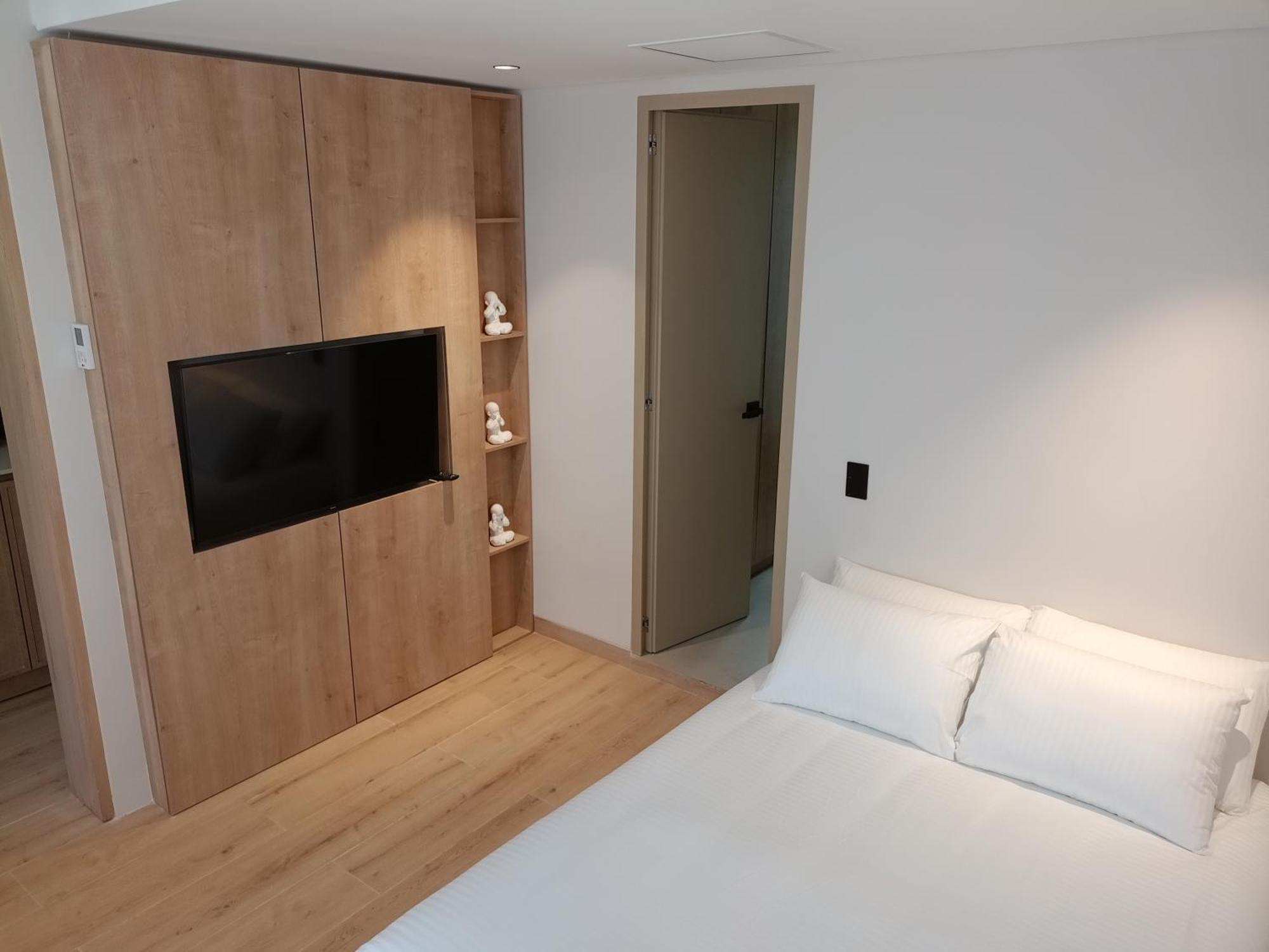 Casa Tokyo Manila By Xcay Home Medellín Extérieur photo